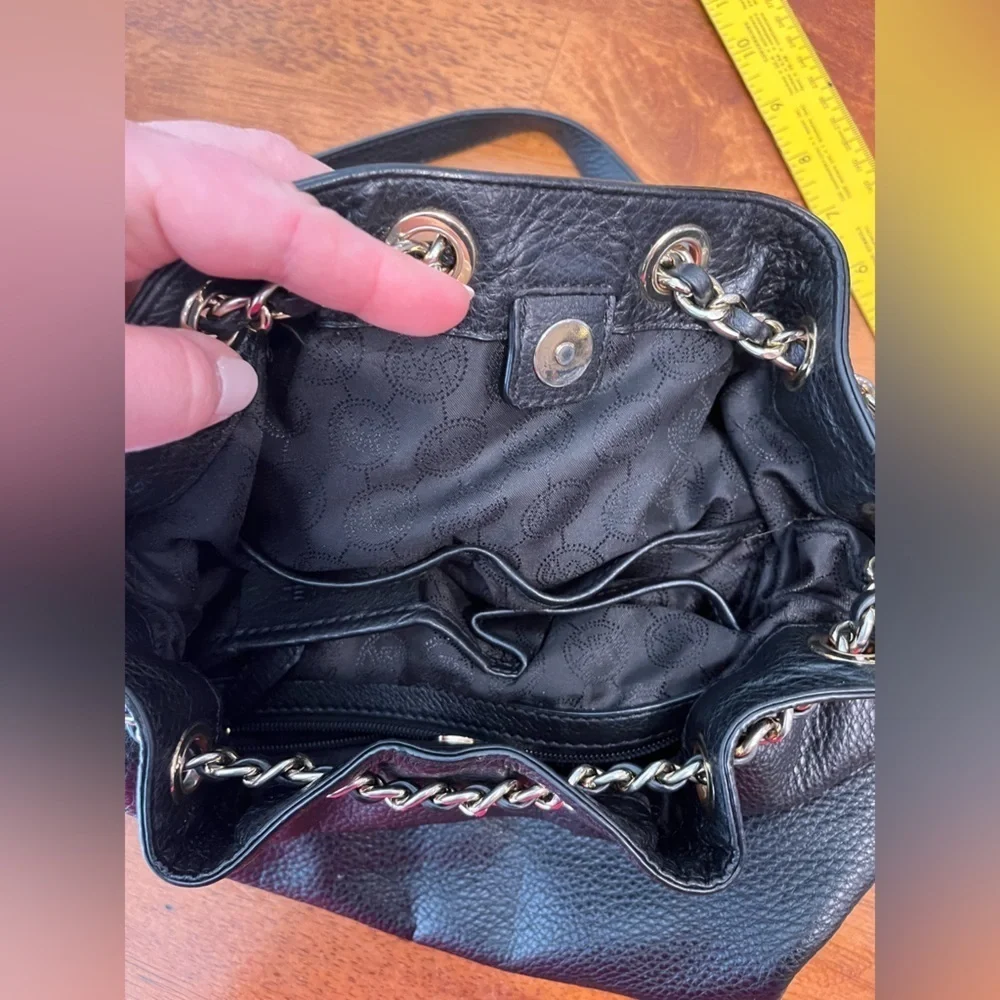 Michael Kors black Frankie Messenger bag purse
